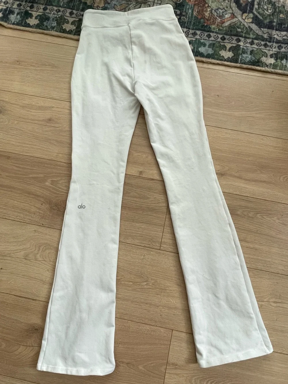 ALO YOGA Size XS woman Flare  open legs tight leggings pants
